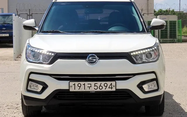 티볼리 중고차 티볼리 아머 2WD 디젤 VX 매물 사진 3 - 2018/03 124,467km